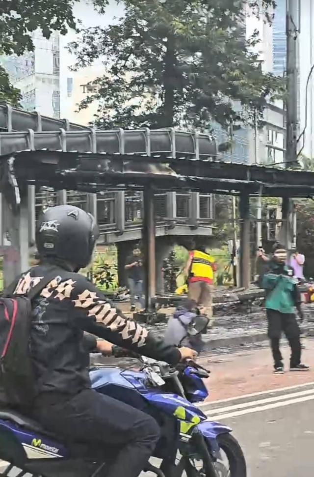 当地华人：多位政要住宅被洗劫电子pg游戏